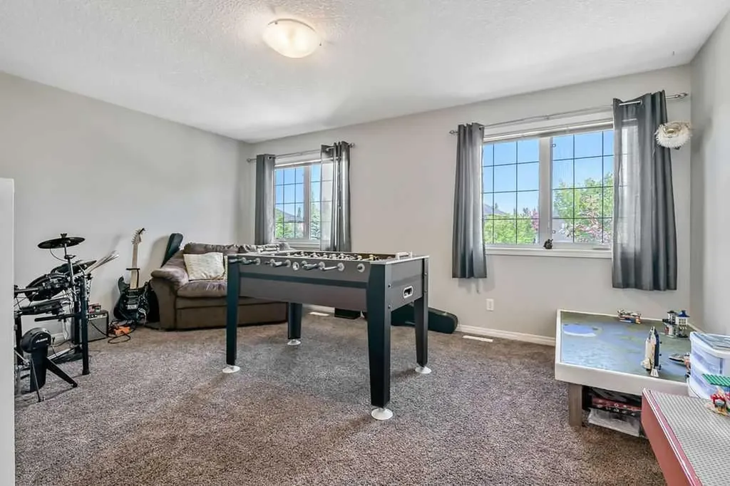 1034 Ranch Road Okotoks AB T1S 0E4