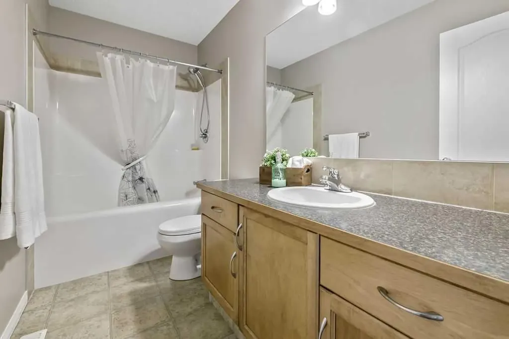 1034 Ranch Road Okotoks AB T1S 0E4