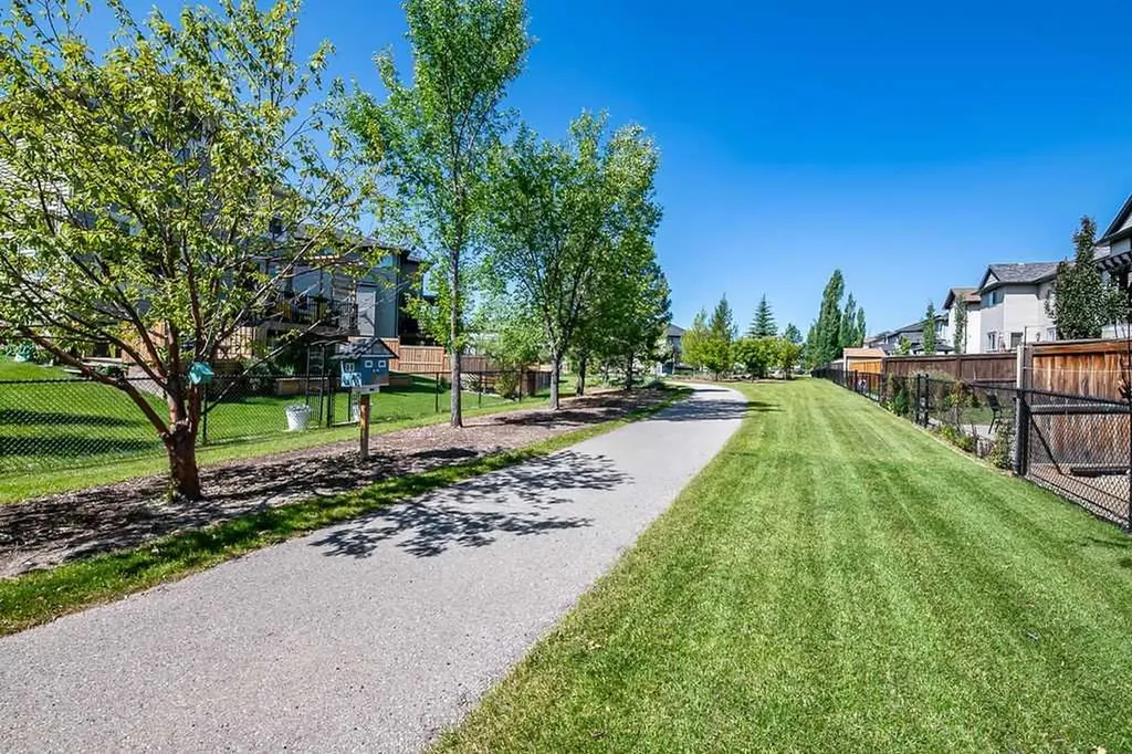 1034 Ranch Road Okotoks AB T1S 0E4