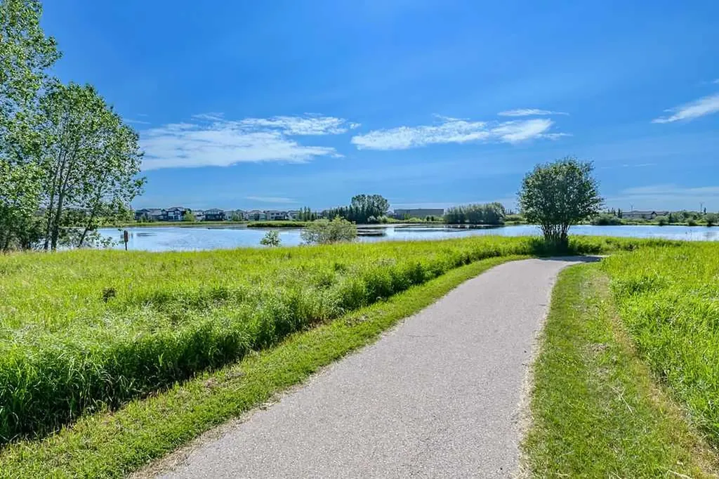 1034 Ranch Road Okotoks AB T1S 0E4