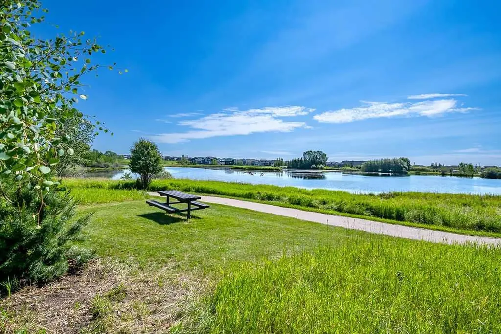 1034 Ranch Road Okotoks AB T1S 0E4