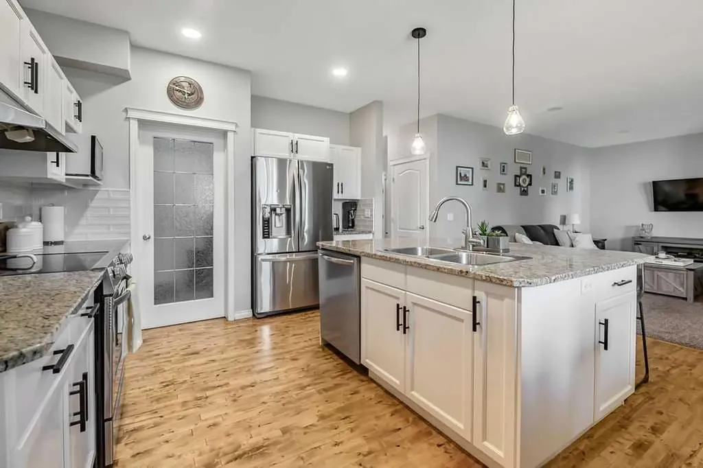 1034 Ranch Road Okotoks AB T1S 0E4