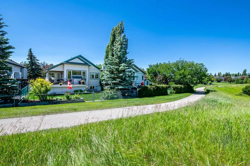 108 Cimarron Drive Okotoks AB T1S 1X3