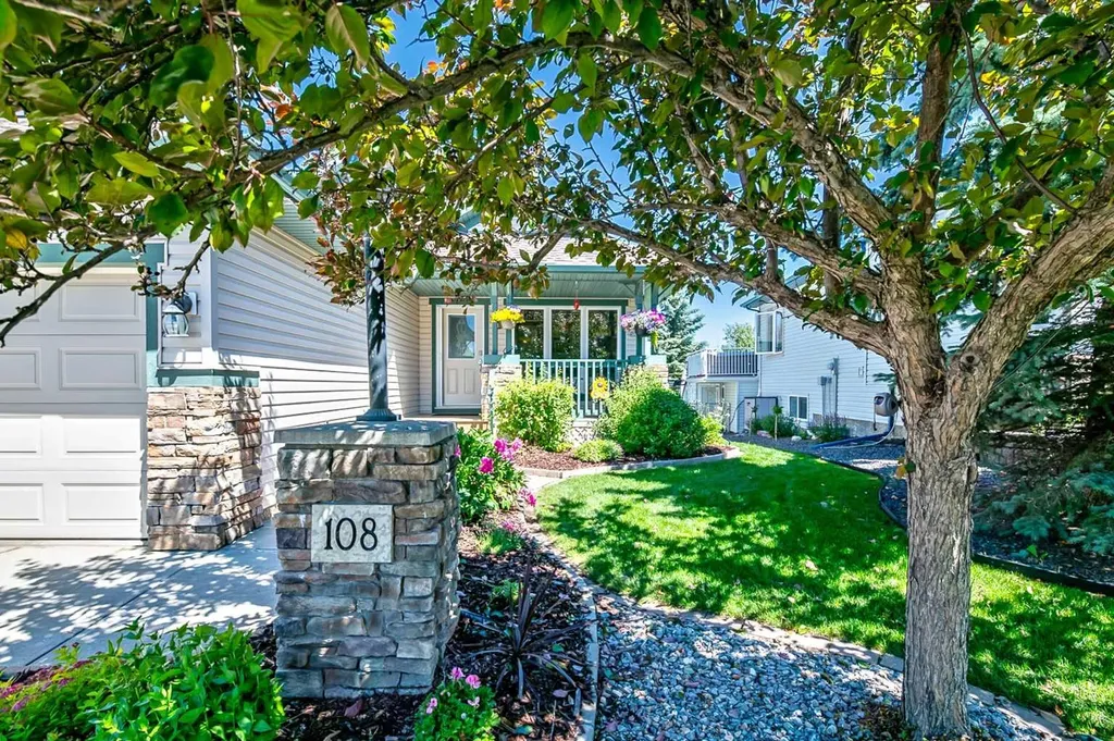 108 Cimarron Drive Okotoks AB T1S 1X3