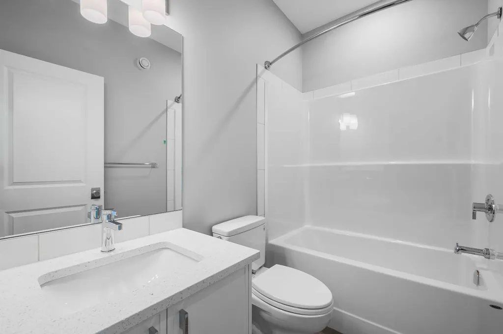607 Mahogany Road SE Calgary AB T3M 3Y3
