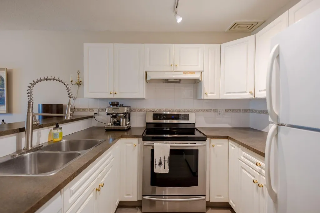 11 Chaparral Ridge Drive SE Calgary AB T2X 3P7