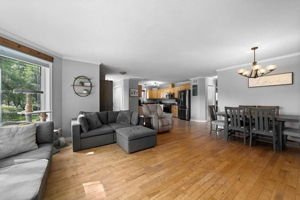 5224 43 Street Camrose AB T4V 1B7