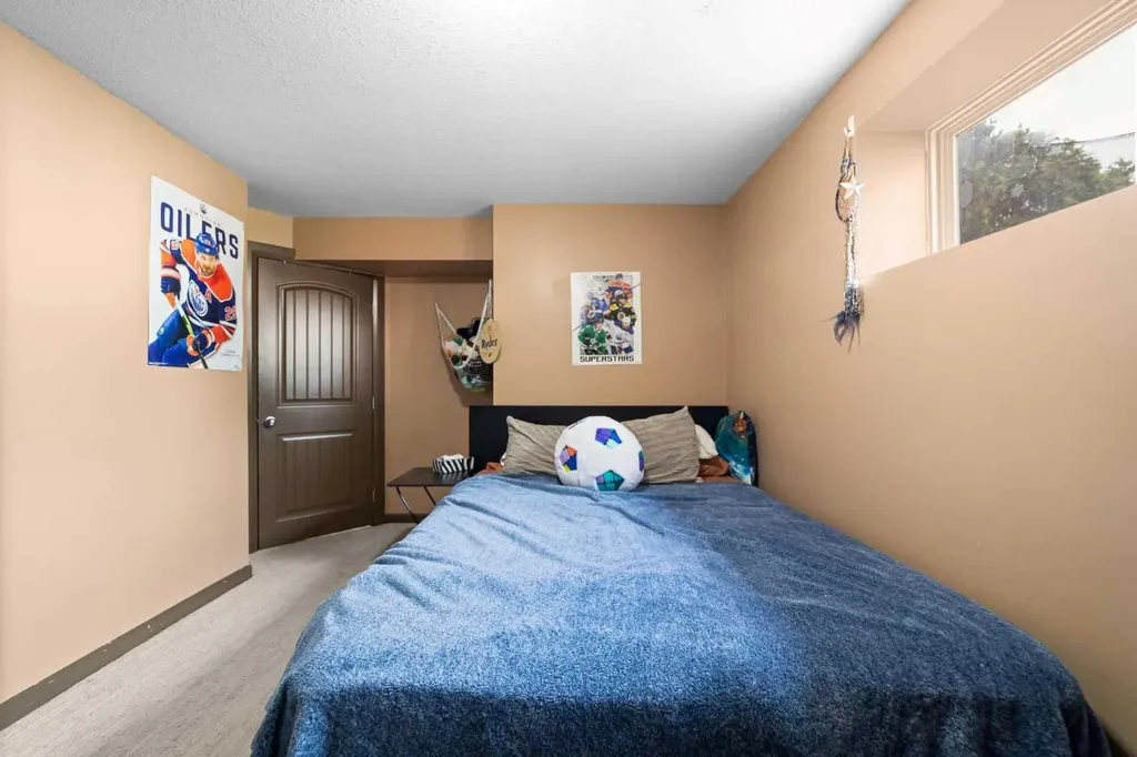 5224 43 Street Camrose AB T4V 1B7