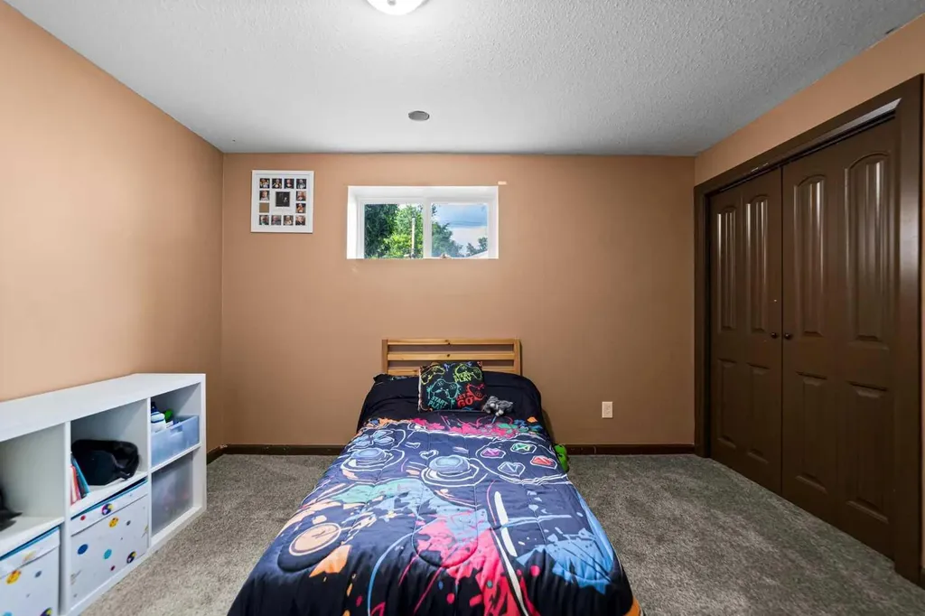 5224 43 Street Camrose AB T4V 1B7