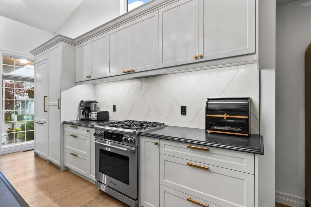 33 Douglasview Park SE Calgary AB T2Z2R9