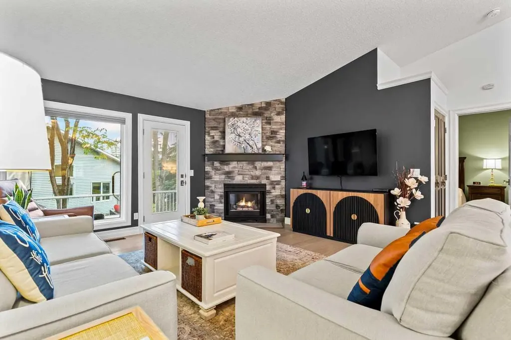 33 Douglasview Park SE Calgary AB T2Z2R9