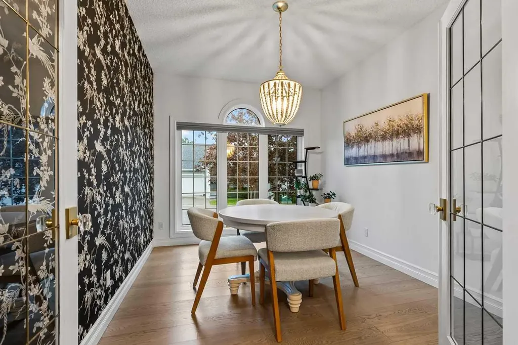 33 Douglasview Park SE Calgary AB T2Z2R9