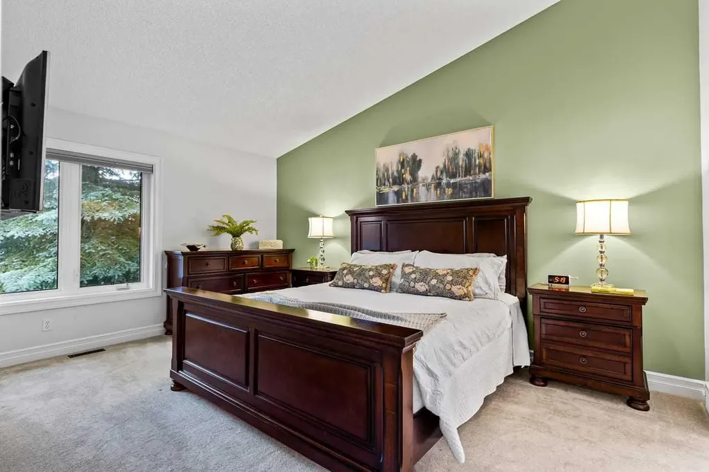 33 Douglasview Park SE Calgary AB T2Z2R9