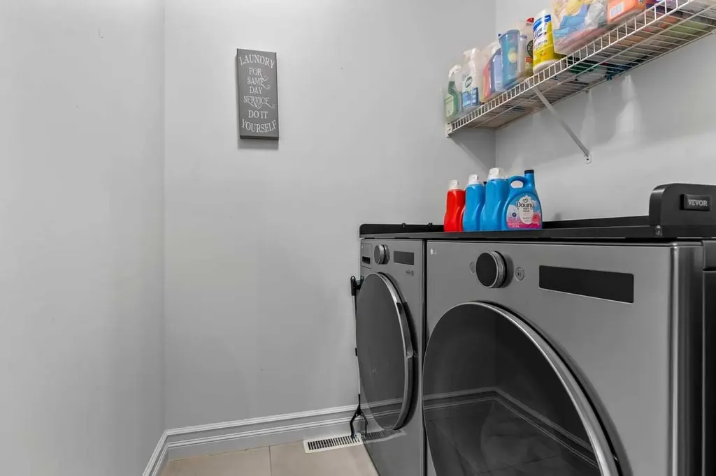 33 Douglasview Park SE Calgary AB T2Z2R9