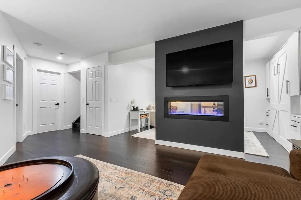 33 Douglasview Park SE Calgary AB T2Z2R9