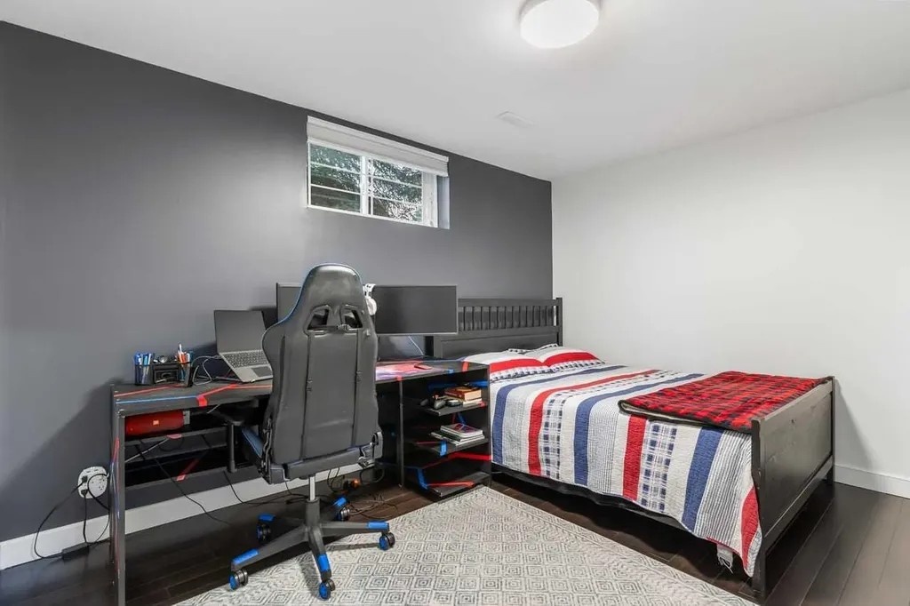 33 Douglasview Park SE Calgary AB T2Z2R9