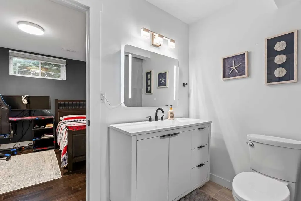 33 Douglasview Park SE Calgary AB T2Z2R9