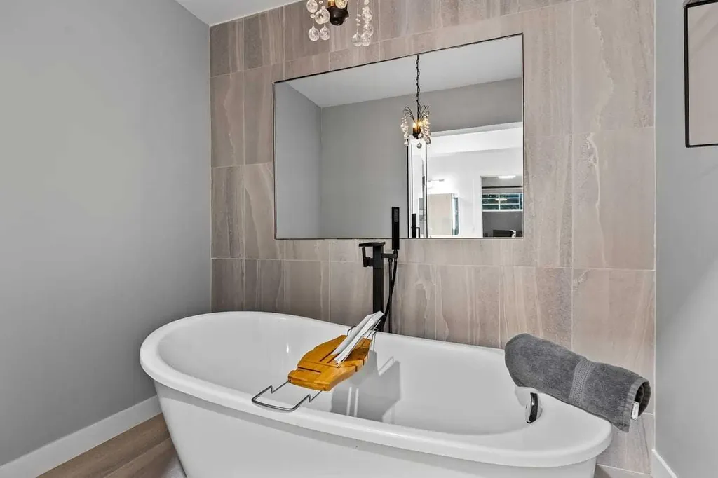 33 Douglasview Park SE Calgary AB T2Z2R9