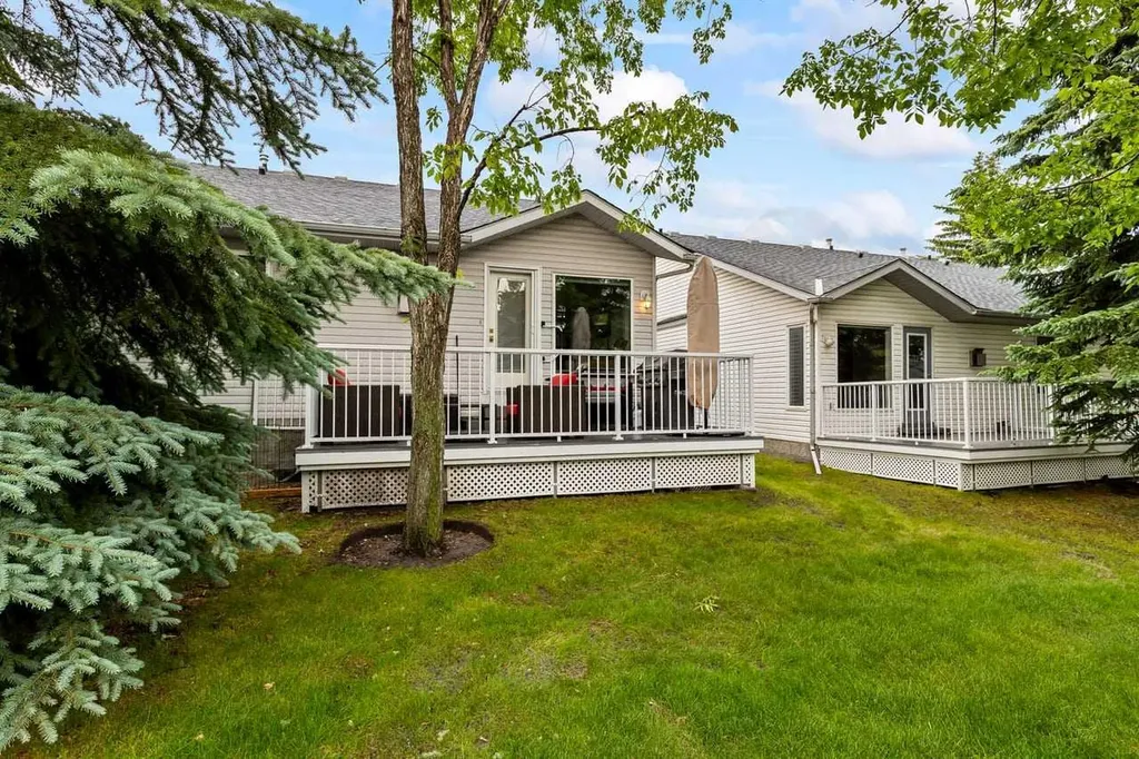 33 Douglasview Park SE Calgary AB T2Z2R9