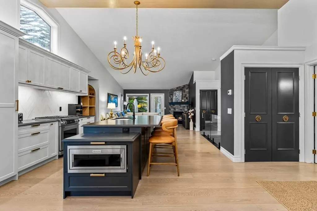 33 Douglasview Park SE Calgary AB T2Z2R9
