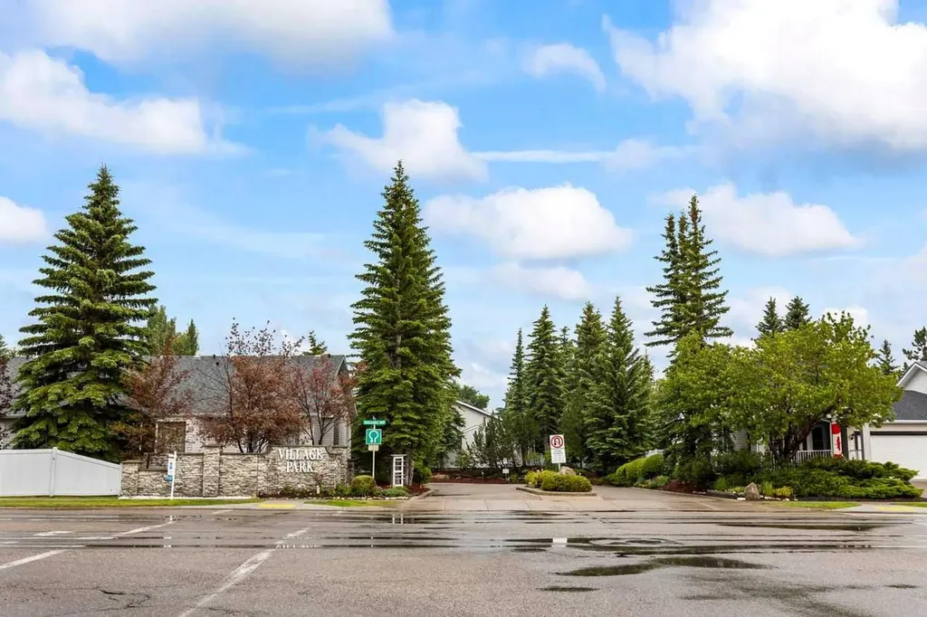 33 Douglasview Park SE Calgary AB T2Z2R9