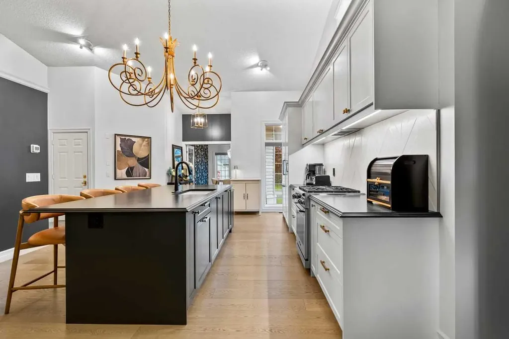 33 Douglasview Park SE Calgary AB T2Z2R9