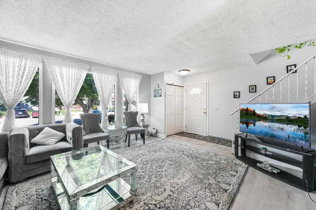 436 Templewood Place NE Calgary AB T1Y 4A9