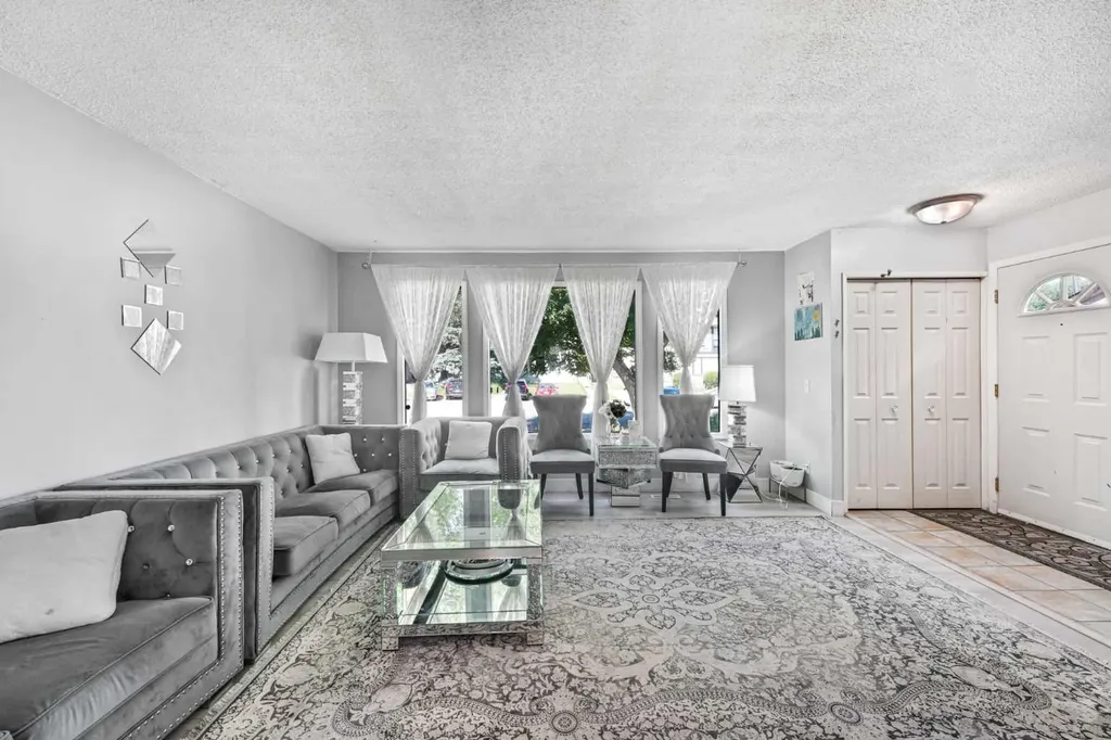 436 Templewood Place NE Calgary AB T1Y 4A9