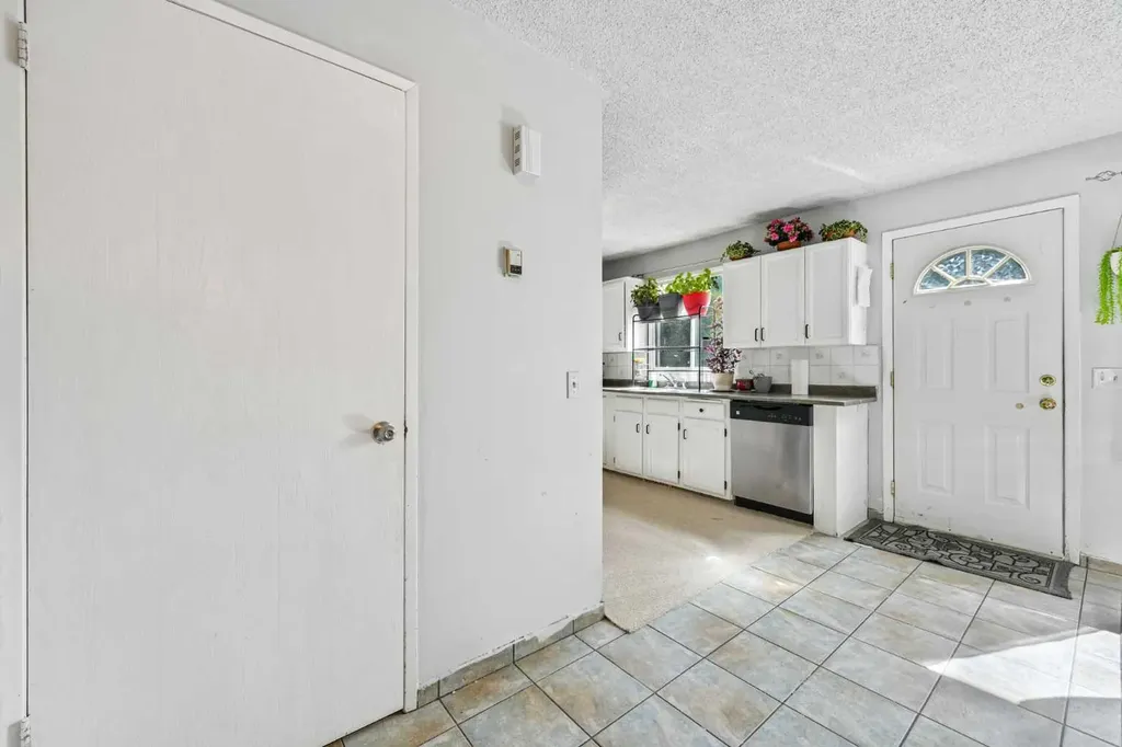 436 Templewood Place NE Calgary AB T1Y 4A9