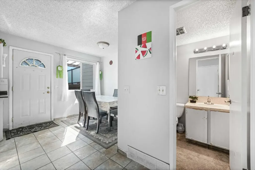 436 Templewood Place NE Calgary AB T1Y 4A9