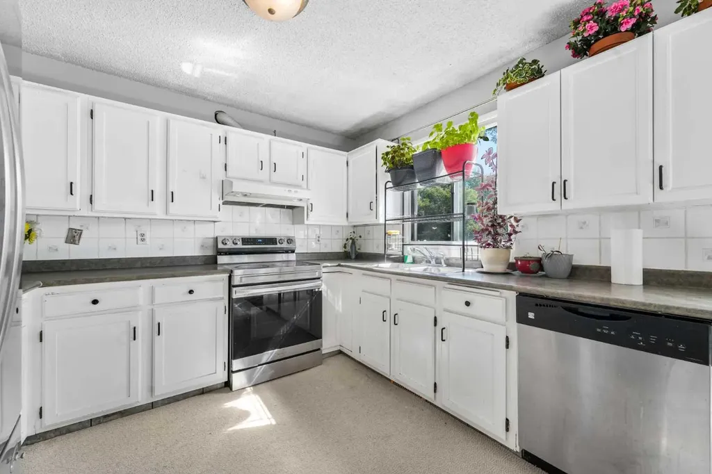 436 Templewood Place NE Calgary AB T1Y 4A9