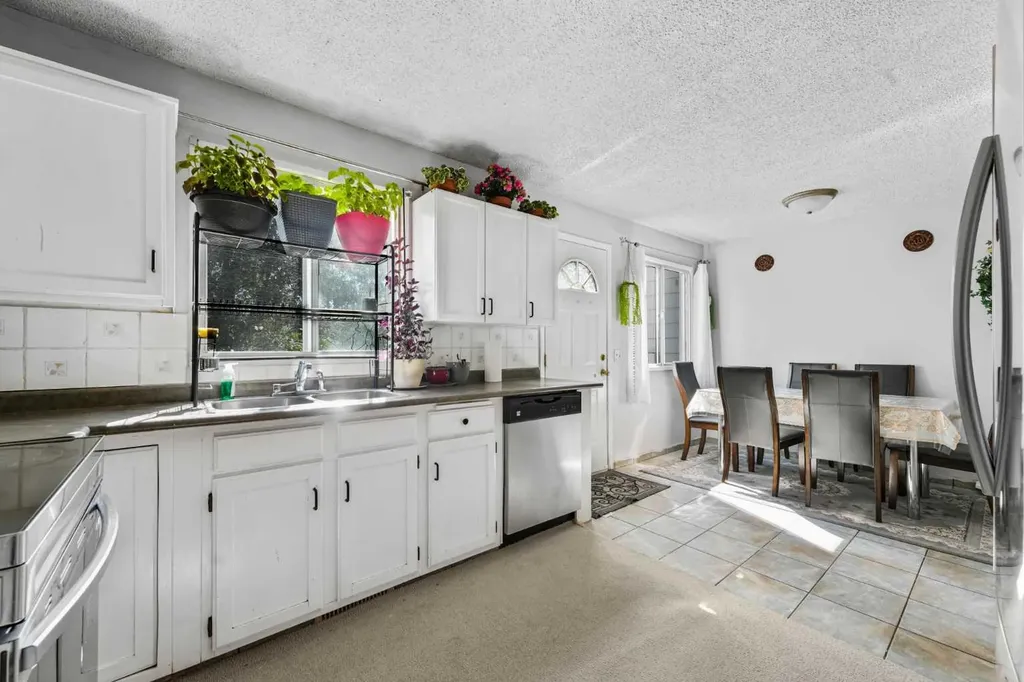 436 Templewood Place NE Calgary AB T1Y 4A9