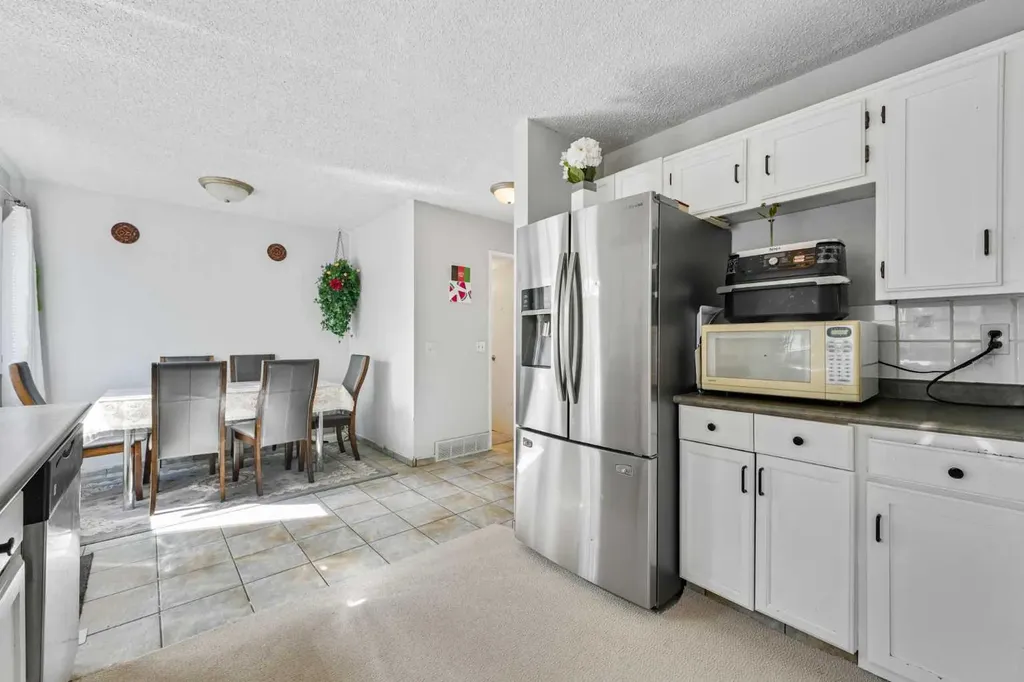 436 Templewood Place NE Calgary AB T1Y 4A9