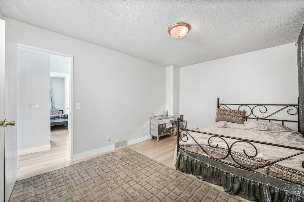 436 Templewood Place NE Calgary AB T1Y 4A9