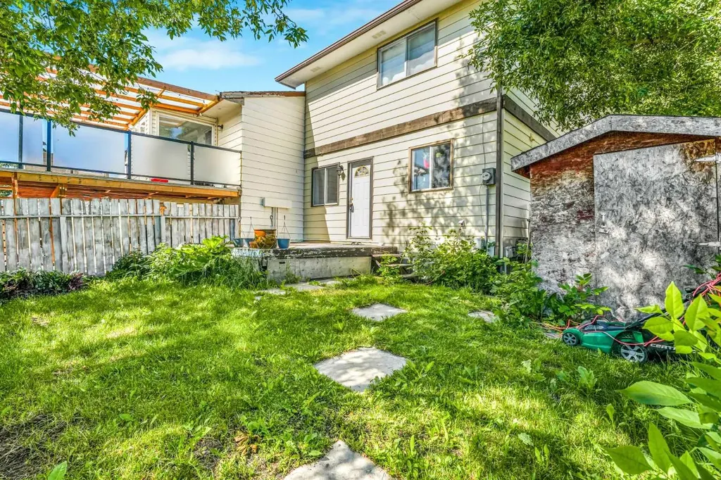 436 Templewood Place NE Calgary AB T1Y 4A9