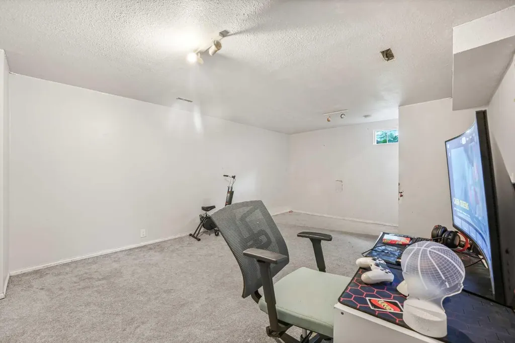 436 Templewood Place NE Calgary AB T1Y 4A9