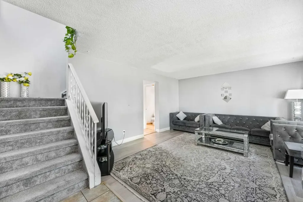 436 Templewood Place NE Calgary AB T1Y 4A9
