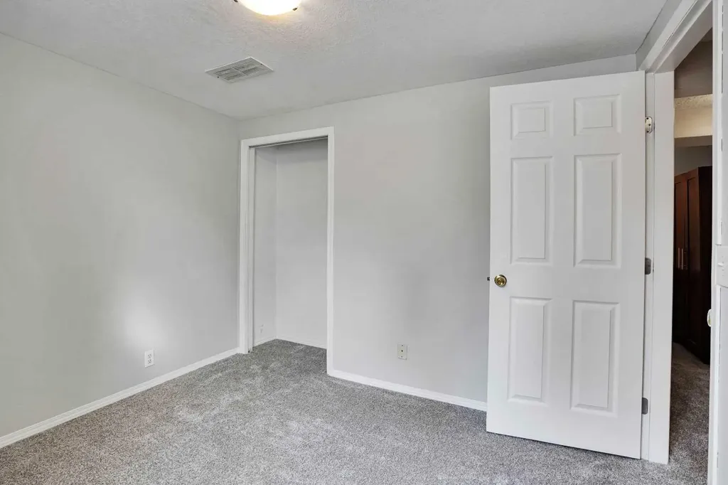 6404 4a Street NE Calgary AB T2K 5M9