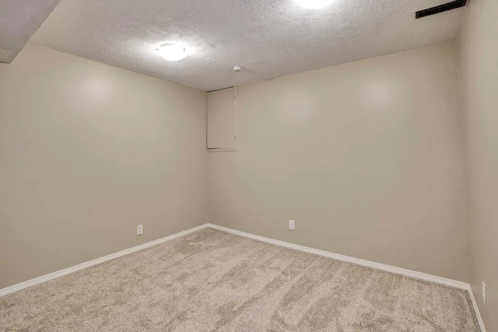 6404 4a Street NE Calgary AB T2K 5M9