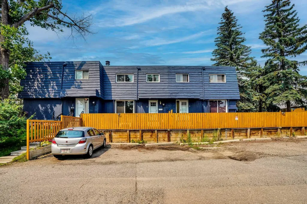 6404 4a Street NE Calgary AB T2K 5M9