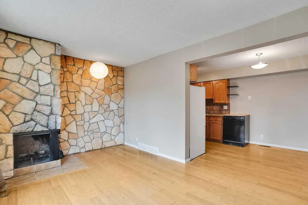 6404 4a Street NE Calgary AB T2K 5M9