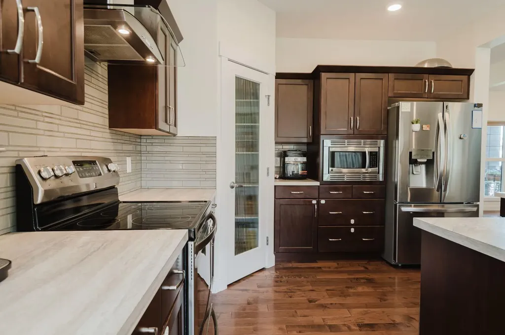 8969 96 Avenue Grande Prairie AB T8X0N1