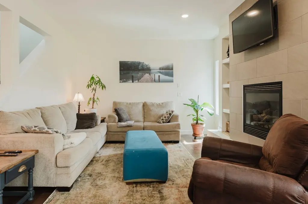 8969 96 Avenue Grande Prairie AB T8X0N1