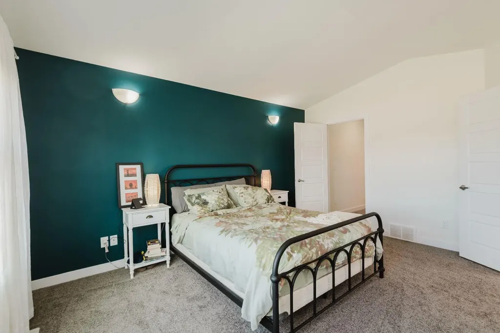 8969 96 Avenue Grande Prairie AB T8X0N1