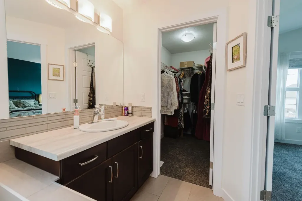 8969 96 Avenue Grande Prairie AB T8X0N1