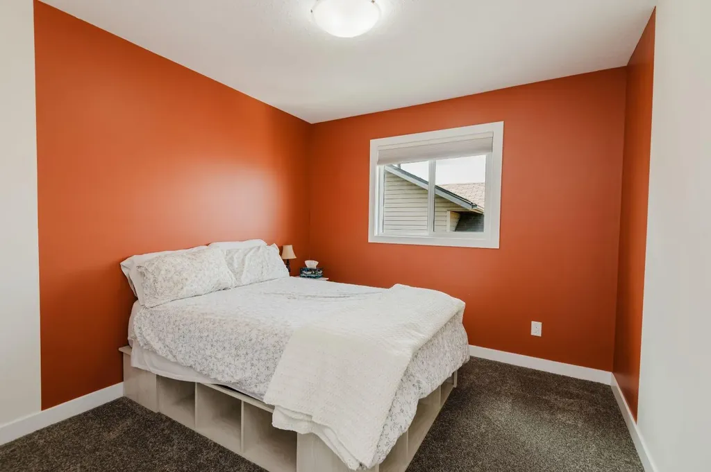 8969 96 Avenue Grande Prairie AB T8X0N1