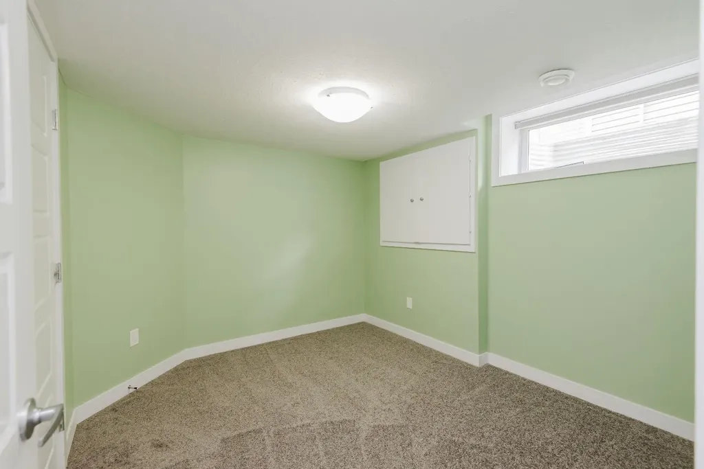 8969 96 Avenue Grande Prairie AB T8X0N1