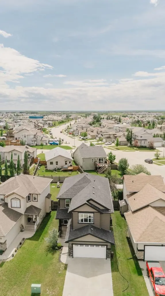 8969 96 Avenue Grande Prairie AB T8X0N1