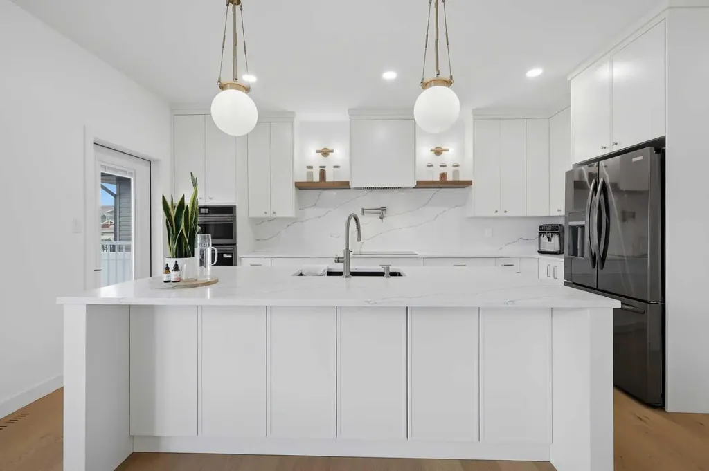 6 Mitchell Crescent Blackfalds AB T4M 0H4