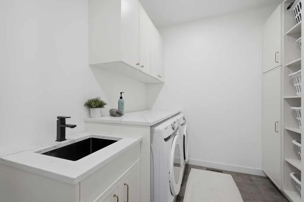 6 Mitchell Crescent Blackfalds AB T4M 0H4